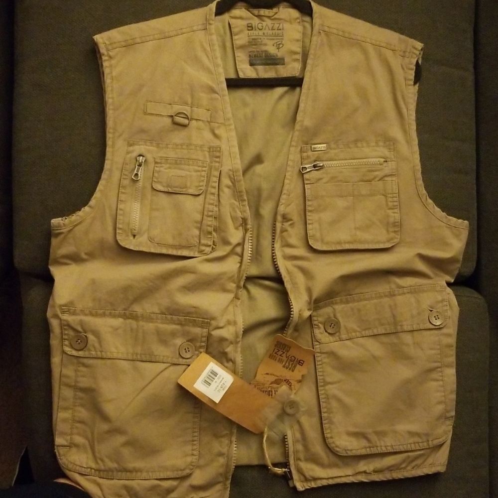 Photographer, journalist, traveler vest